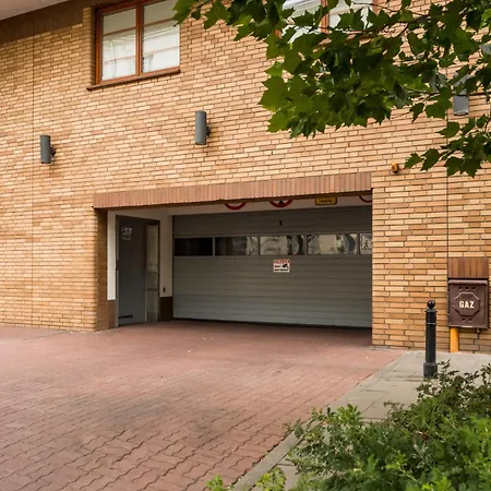 & Parking Garage, 15 Minutes From Old Town * Varsóvia