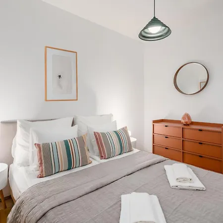 & Parking Garage, 15 Minutes From Old Town *