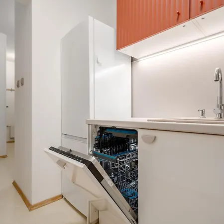 & Parking Garage, 15 Minutes From Old Town *