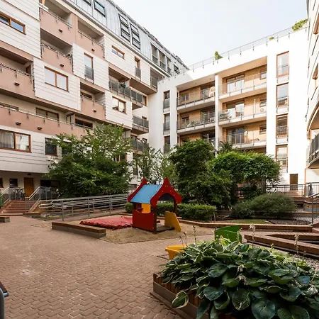 Apartamento & Parking Garage, 15 Minutes From Old Town *